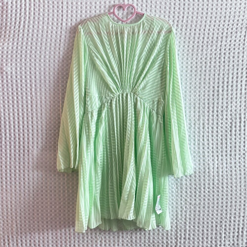 ASOS green pleated long sleeve tie back dress NWT Size US8